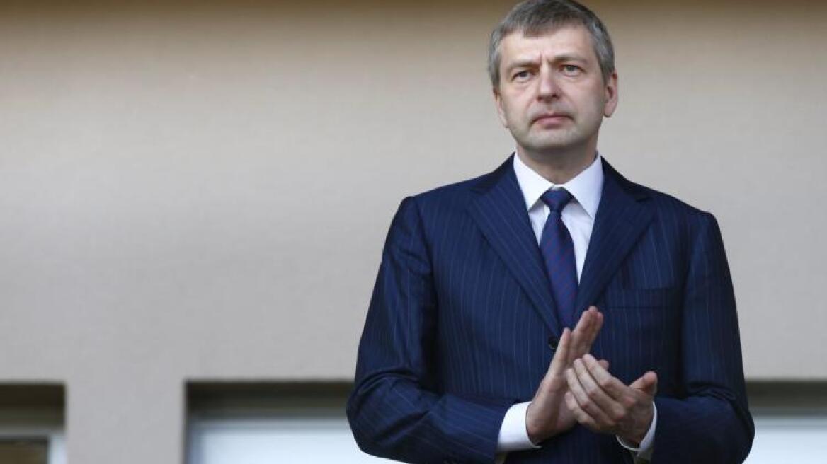 Δημοσίευμα-«φωτιά» του Guardian: Η Κύπρος «πουλά» ευρωπαϊκή υπηκοότητα σε Ρώσους ολιγάρχες