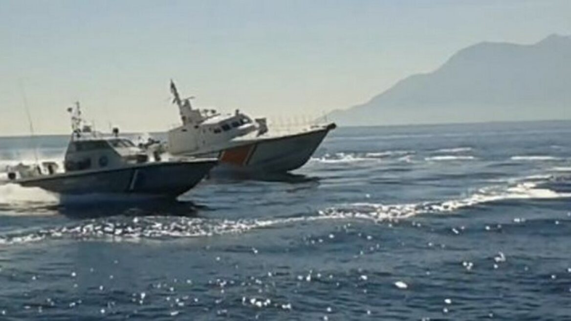 Greek and Turkish coastguard boats face-off outside Lesvos harbour