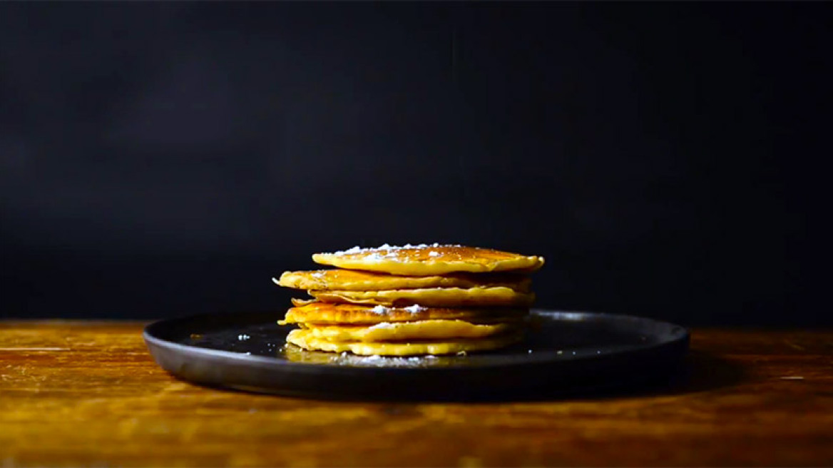 Τα πιο εύκολα pancakes με μήλο
