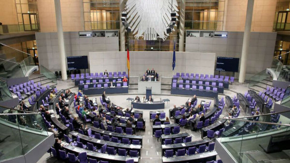 Deutsche Welle: Υπέρ του Grexit το 25% των νέων Γερμανών βουλευτών