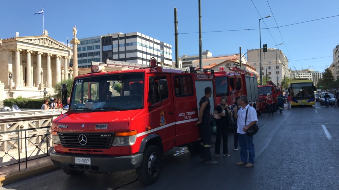 Νεκρός ανασύρθηκε άντρας από τις γραμμές του μετρό στο Πανεπιστήμιο
