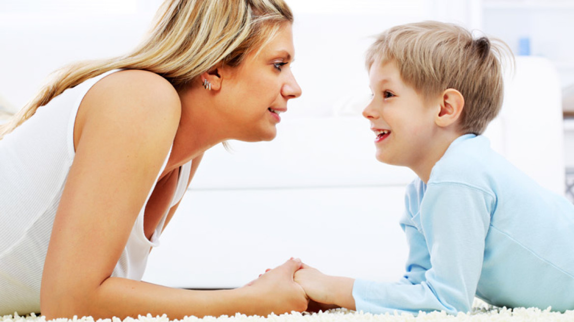 Βρετανία: Σάλος με τη μητέρα που αποκάλυψε στο γιο της πόσο συχνά κάνει σεξ