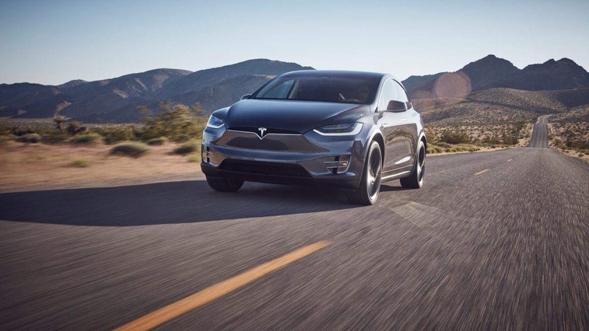 Μειώσεις τιμών από την Tesla...