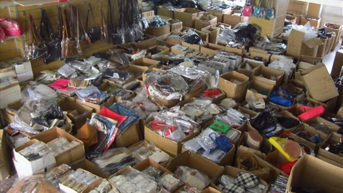 Δύο έμποροι διακινούσαν είδη «μαϊμού» στην Κέρκυρα