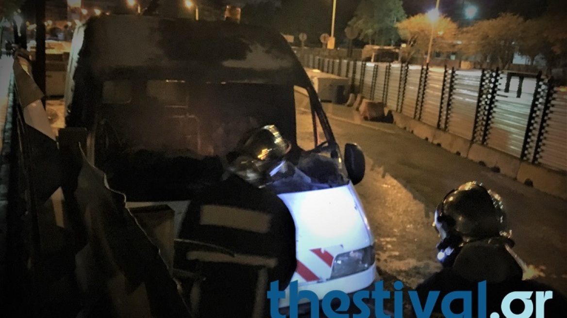 «Βροχή» μολότοφ τα ξημερώματα στην Θεσσαλονίκη