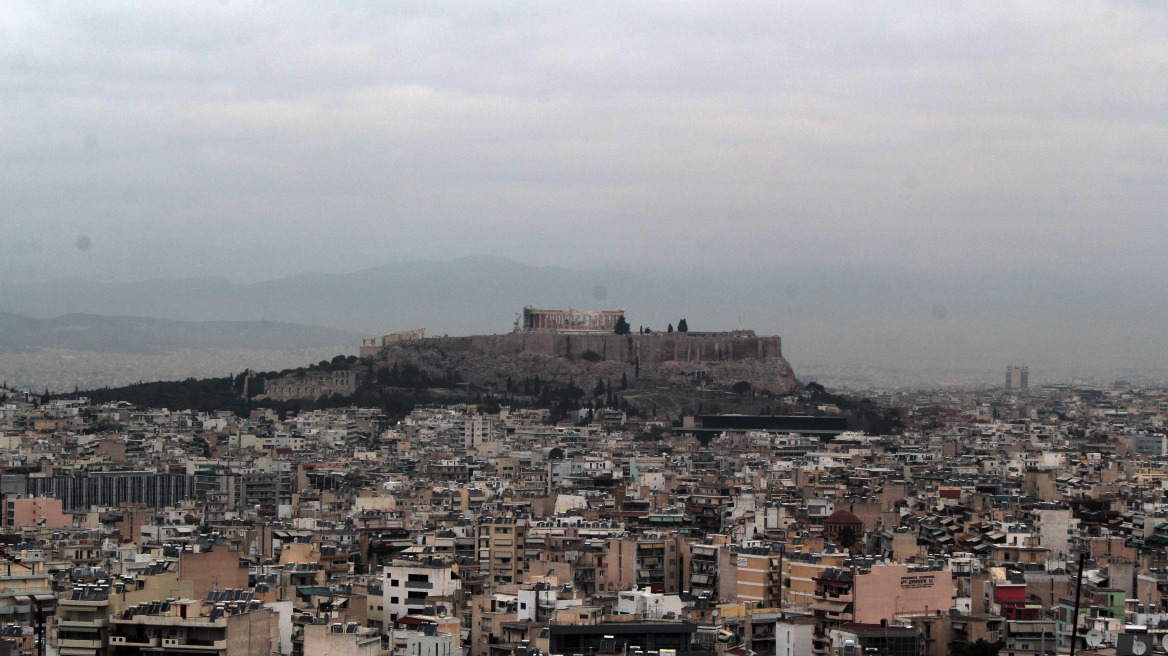Φθινοπωρινός ο καιρός σήμερα: Βροχές και καταιγίδες από το βράδυ στα δυτικά