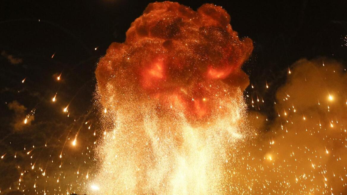 Ukraine ammunition depot explosion! 24.000 people evacuated after Kalynivka blasts (PHOTOS)