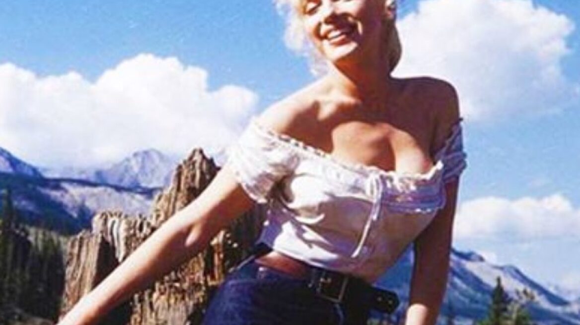 O Tommy Hilfiger δημοπραττεί ένα τζιν φορεμένο από τη Marilyn Monroe