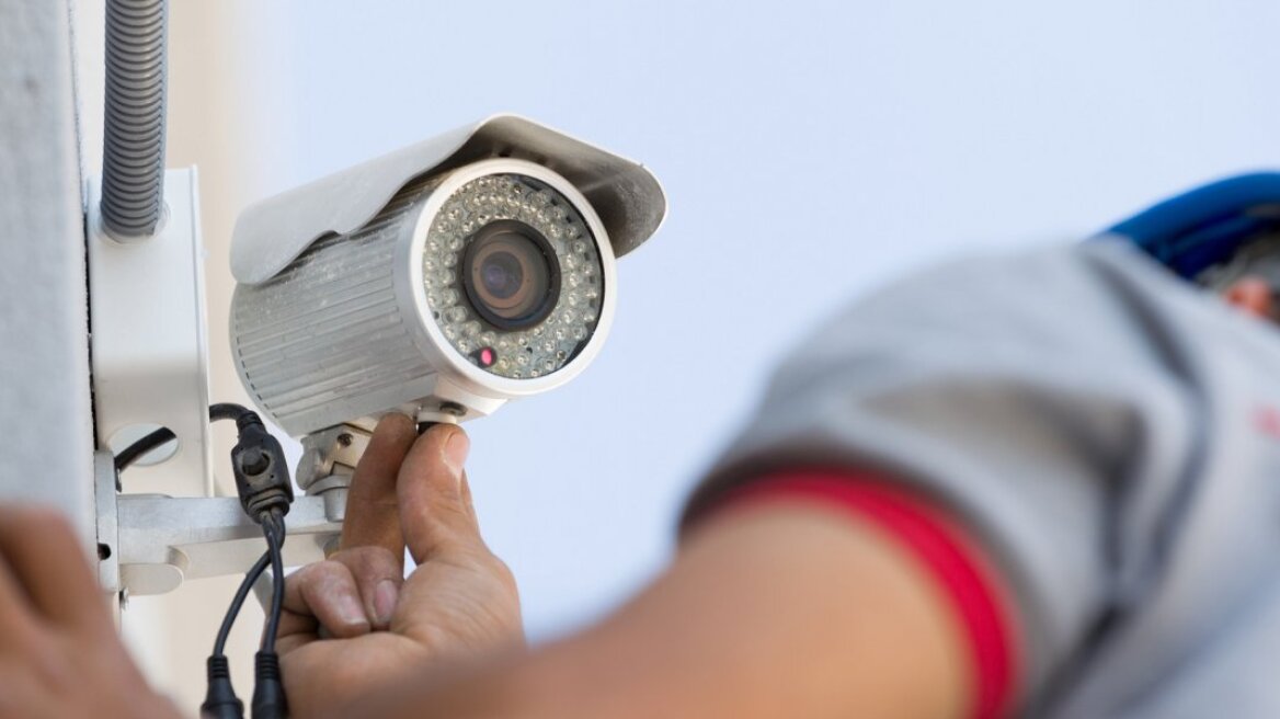 Απαντήσεις σε απορίες για την τοποθέτηση κάμερας στην είσοδο διαμερισμάτων