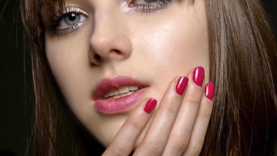 Οι 6 αποχρώσεις στα νύχια που έχουν γίνει η νέα μας εμμονή