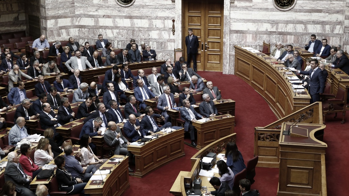 Αλλαγή φύλου: Οι απόντες καθόρισαν το αποτέλεσμα - «Τραυματισμένη» η κυβέρνηση