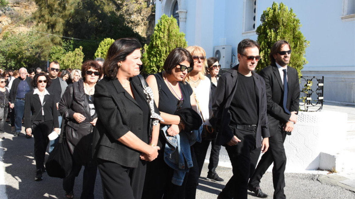 Το τελευταίο αντίο στην Λούλα Αναγνωστάκη 