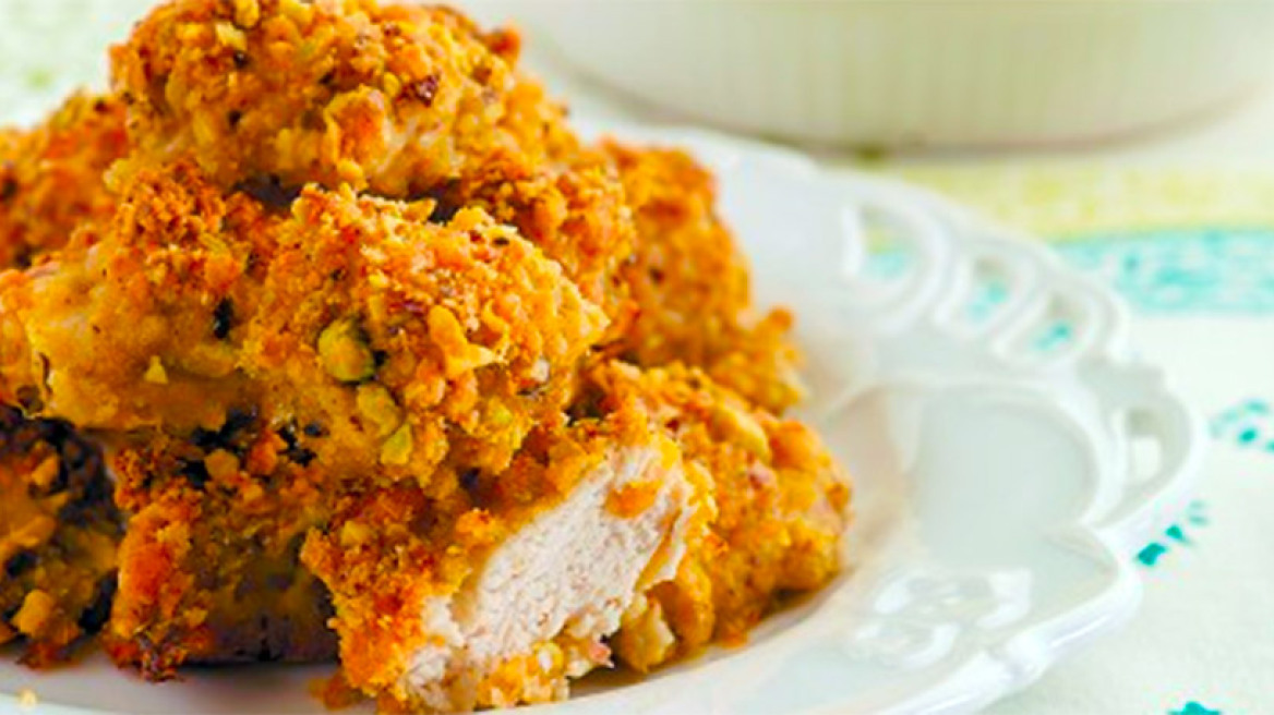 Κοτομπουκιές παναρισμένες με φιστίκι Αιγίνης