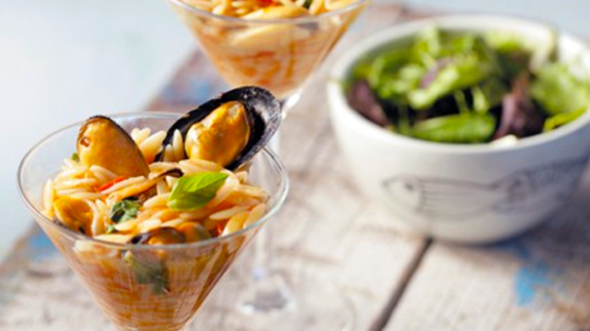 Κριθαράκι με μύδια bloody Mary