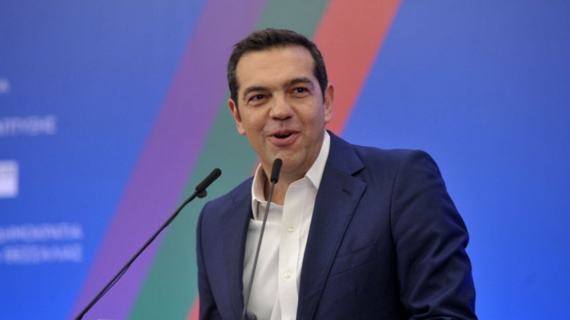 Ο Τσίπρας έγινε γκράφιτι σε κάδο σκουπιδιών (pics)