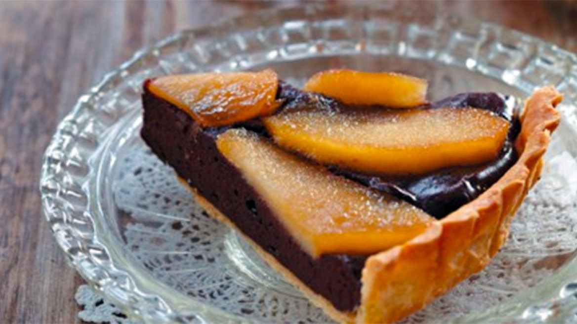 Τάρτα με κρέμα σοκολάτας και καραμελωμένα μήλα