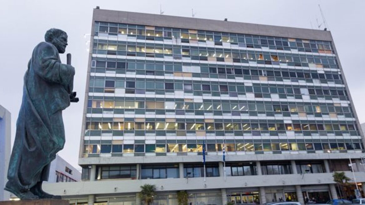 Οι ομηρίες θα συνεχίζονται όσο θεωρούνται ανεκτές, λέει καθηγητής-όμηρος 40 φοιτητών στο ΑΠΘ