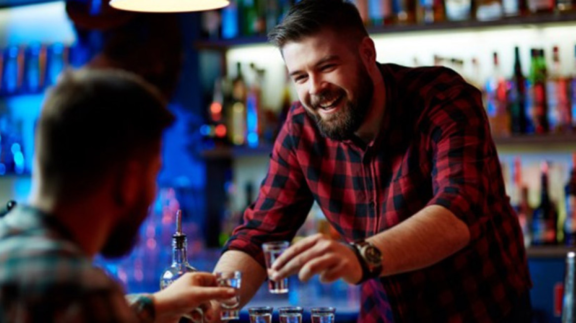 9 πράγματα που πρέπει να ξέρεις πριν ξαναπιείς βότκα