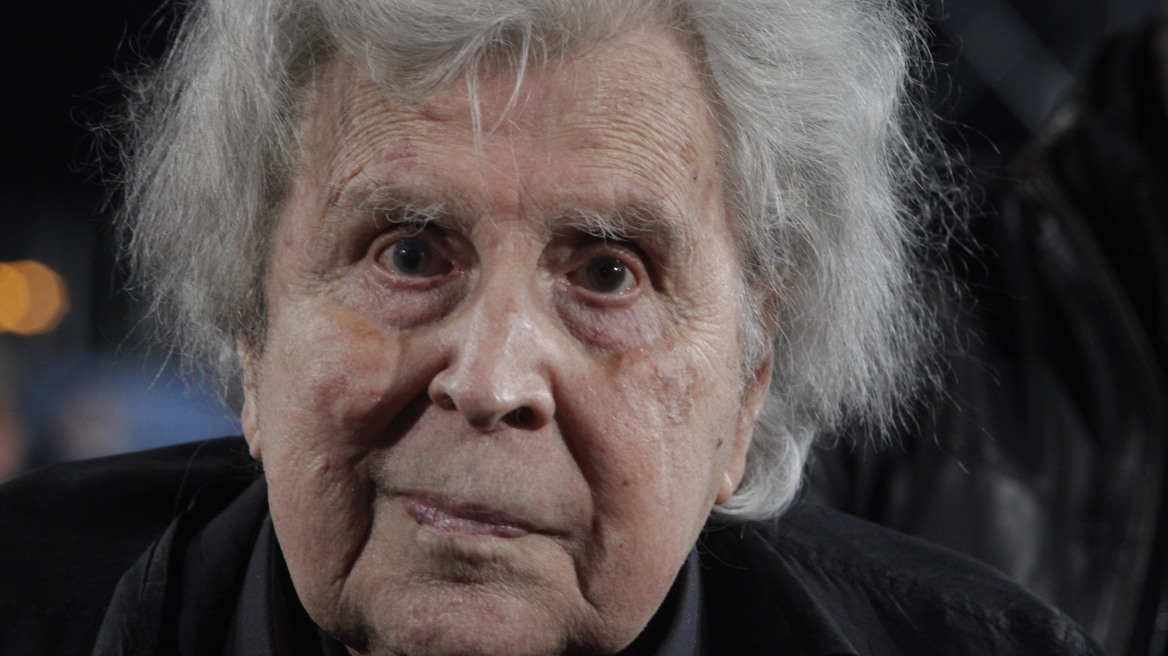 Μίκης Θεοδωράκης για Τσίπρα:  Πούλησε την Ελλάδα για 100 χρόνια στους ξένους, παρότι κυβερνά με το 15%