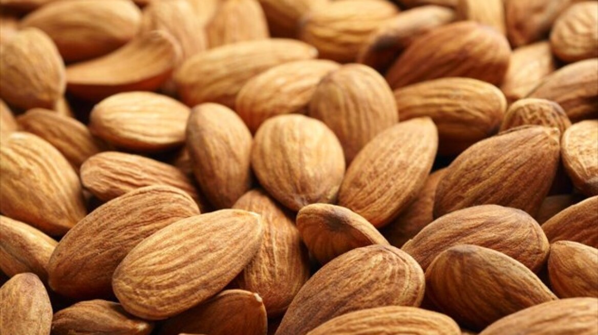 Μαγνησία: Έκλεψαν έξι τόνους αμύγδαλα και τα πούλησαν