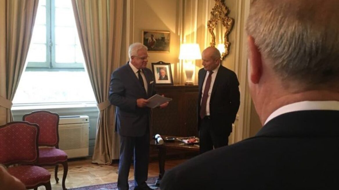 «Σταυρός της Λεγεώνας της Τιμής» στον Πρύτανη του Πανεπιστημίου Κρήτης, Οδυσσέα Ζώρα