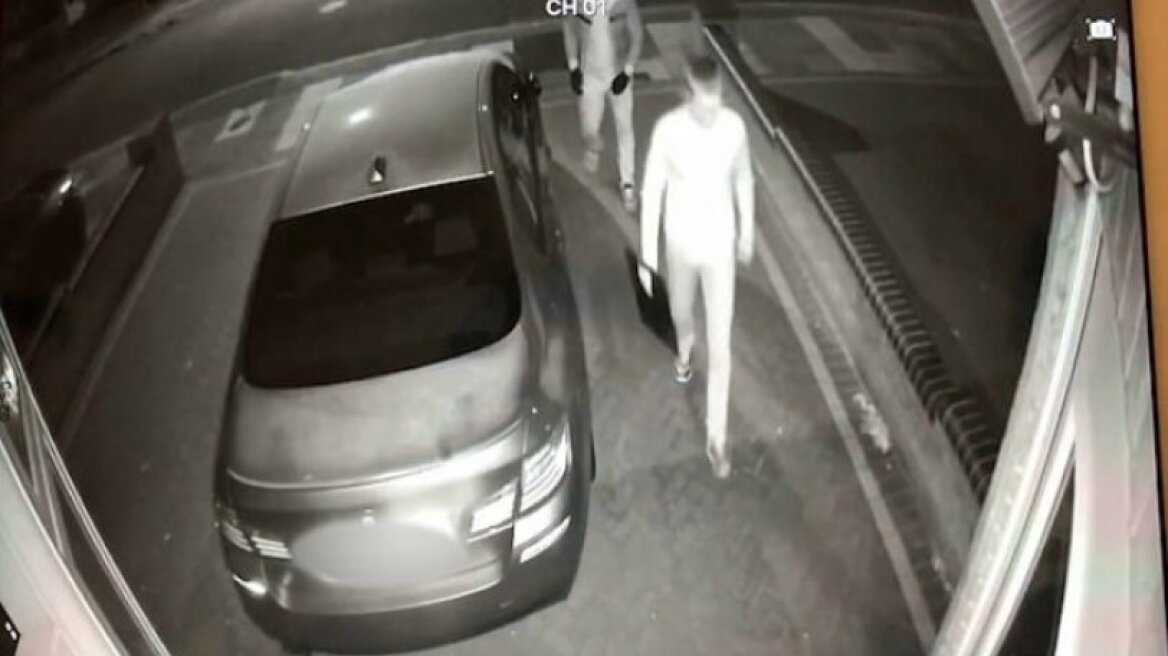 Μέσα σε 60'' έκλεψαν αυτοκίνητο 56.000 ευρώ! (vid)