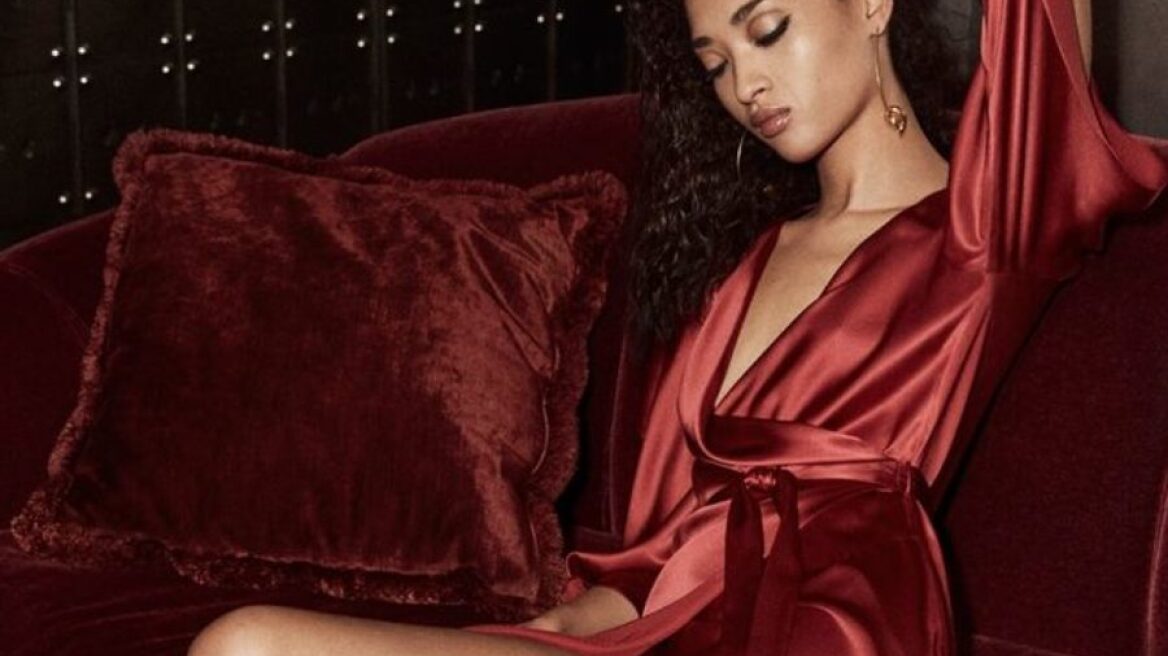 O Roland Mouret σχεδίασε το απόλυτο κόκκινο φόρεμα