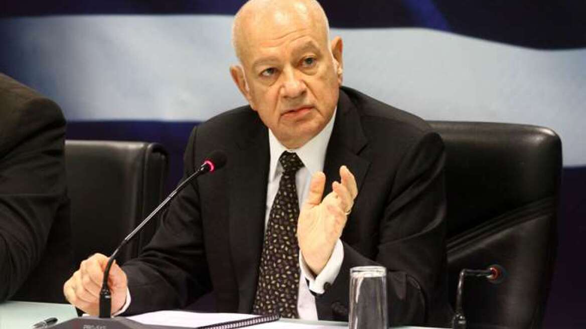 Καταργούν τον έλεγχο στις δημόσιες συμβάσεις