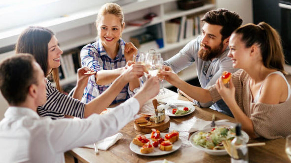 Kι όμως, το κλειδί της ευτυχίας βρίσκεται... στους σωστούς φίλους