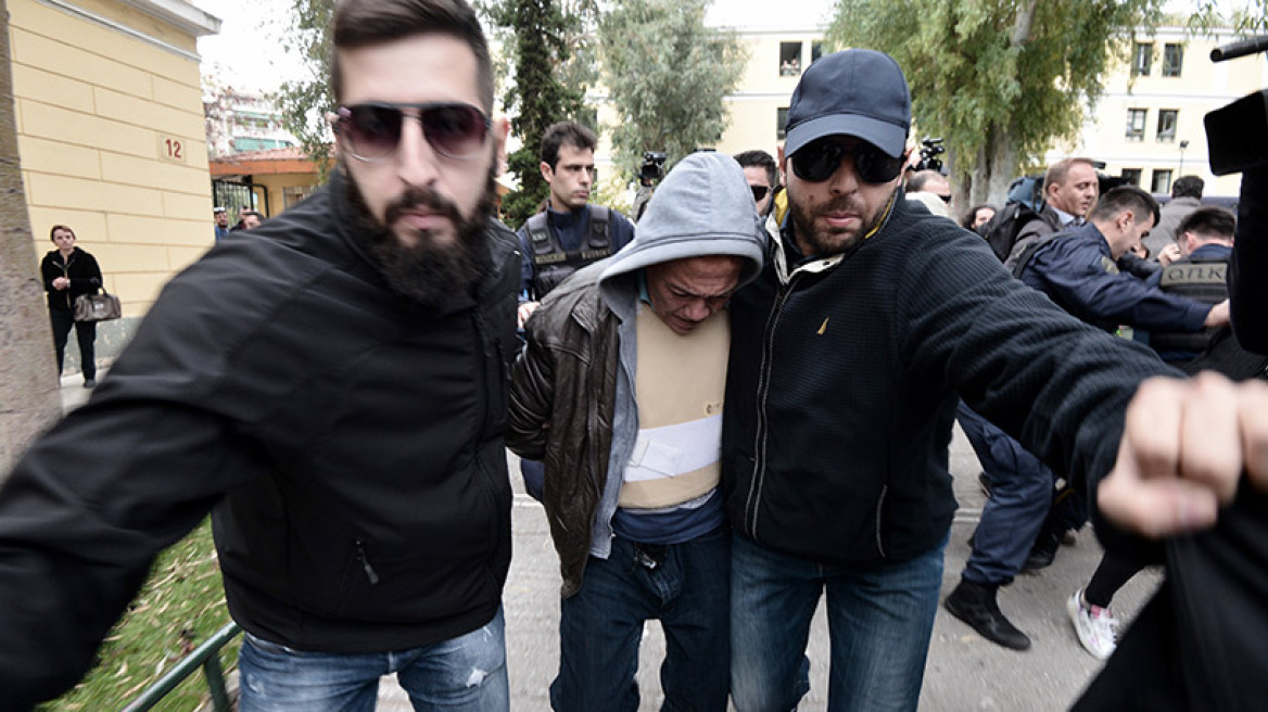 Απολογείται ο δολοφόνος της Δώρας - Η αδερφή της καλεί τον κόσμο στην Ευελπίδων 