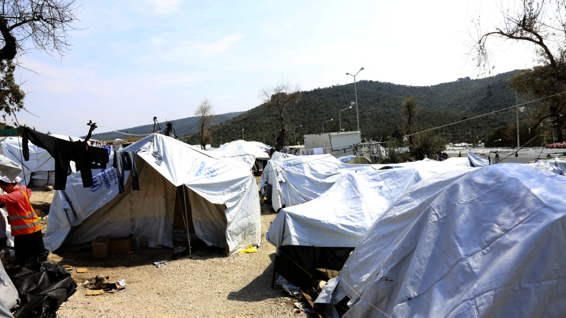 Σε κατάσταση ασφυξίας τα νησιά από τους πρόσφυγες: Πάνω από 15.200 οι εγκλωβισμένοι