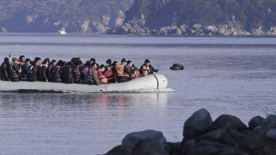 Χίος: Εντοπίστηκε λέμβος με 69 πρόσφυγες 