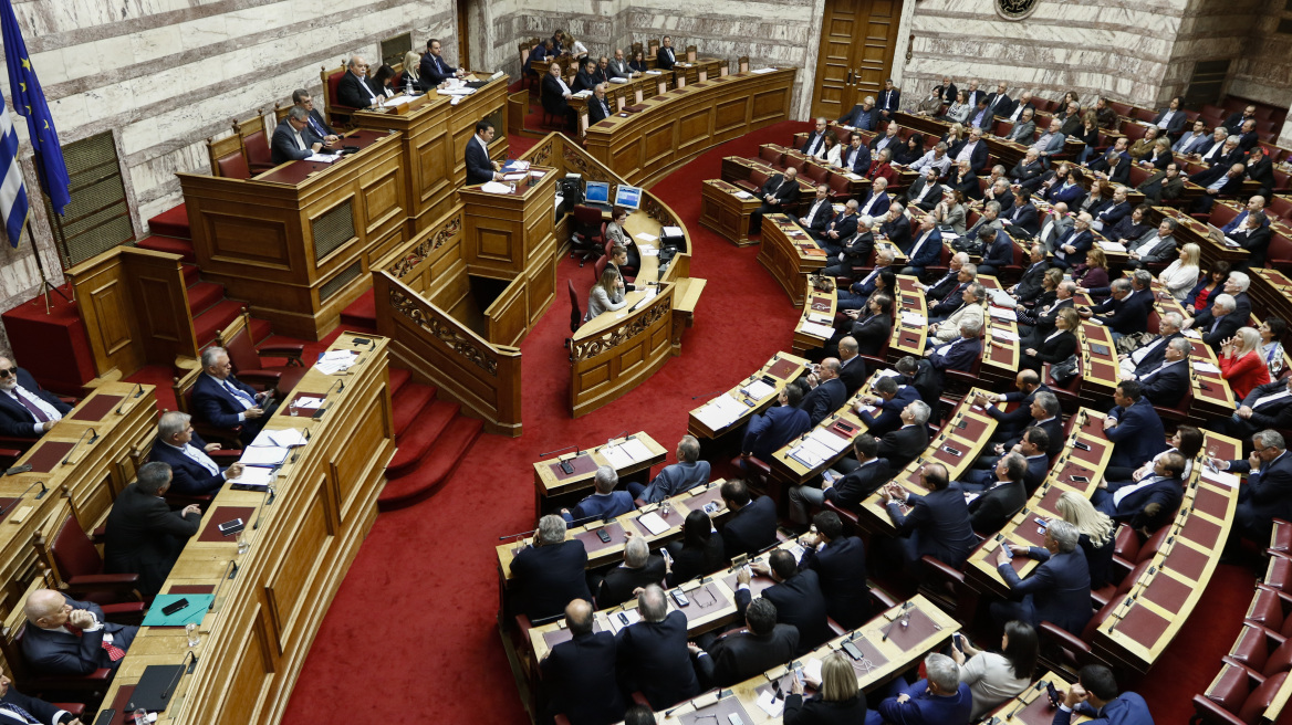 Θύελλα από την αντιπολίτευση για το μέρισμα: Αρπαξαν 14,5 δισ. και δίνουν 700 εκατ!