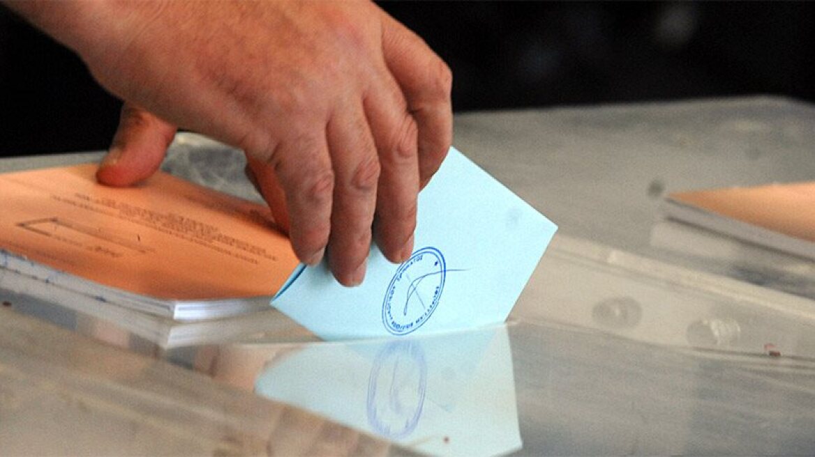 Νέα δημοσκόπηση: H ΝΔ 9,5 μονάδες μπροστά από τον ΣΥΡΙΖΑ 