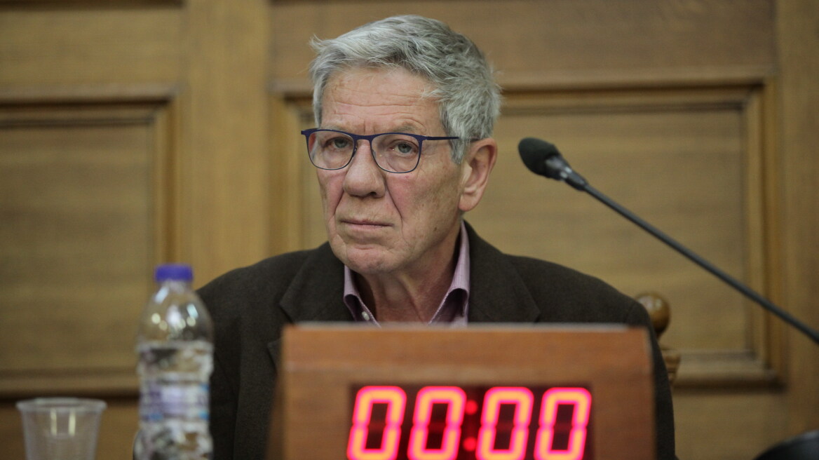 «Εγώ πήρα 300 ευρώ και τα επέστρεψα, αλλά ξέρω βουλευτές της ΝΔ που τα κράτησαν» λέει ο Μπαλαούρας για τα αναδρομικά