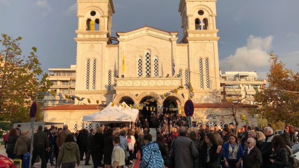 Πλήθος πιστών υποδέχτηκε την Τίμια Κάρα του Αγίου Ραφαήλ στη Θεσσαλονίκη