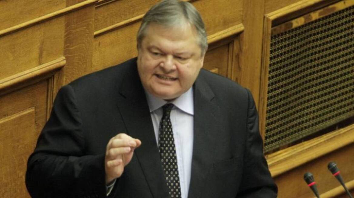Βενιζέλος: Με την πολιτική του υπερπλεονάσματος η κυβέρνηση «εκτελεί εν ψυχρώ» την οικονομία