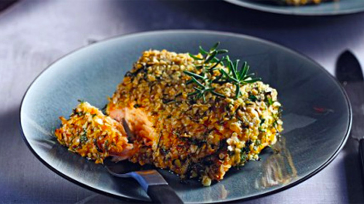 Σολομός σε κρούστα από βρόμη και βότανα