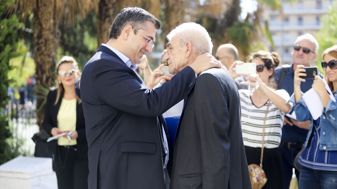 Τζιτζικώστας κατά Μπουτάρη: Ύποπτη η αναφορά του στα Σκόπια
