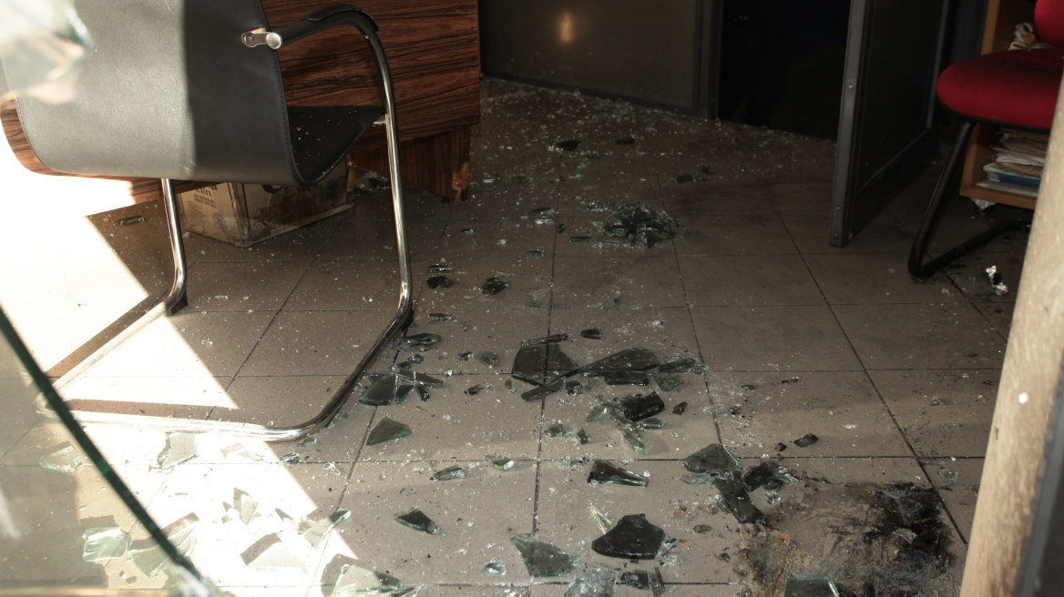 Γκαζάκια σε πάρκινγκ κοντά στην ΔΟΥ Κυψέλης