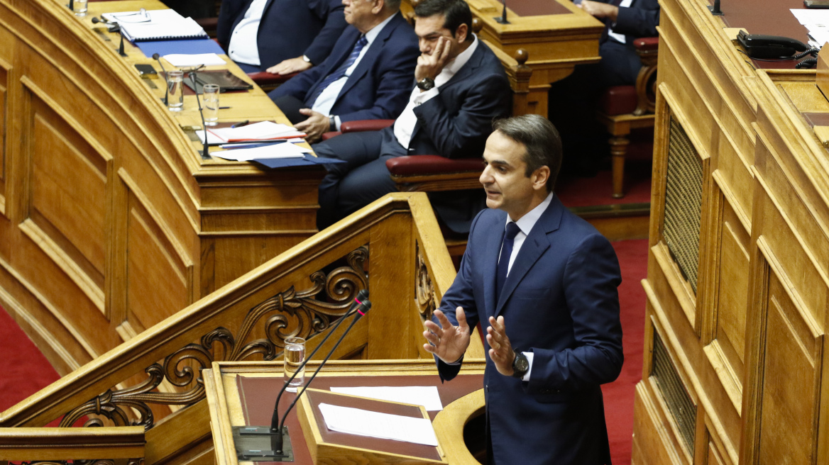 Μητσοτάκης: Είστε ανάλγητοι - Τσίπρας: Εσείς είστε πορφυρογέννητοι