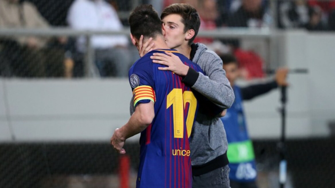 «Καμπάνα» από την UEFA στον Ολυμπιακό για την... επίθεση αγάπης στον Μέσι!