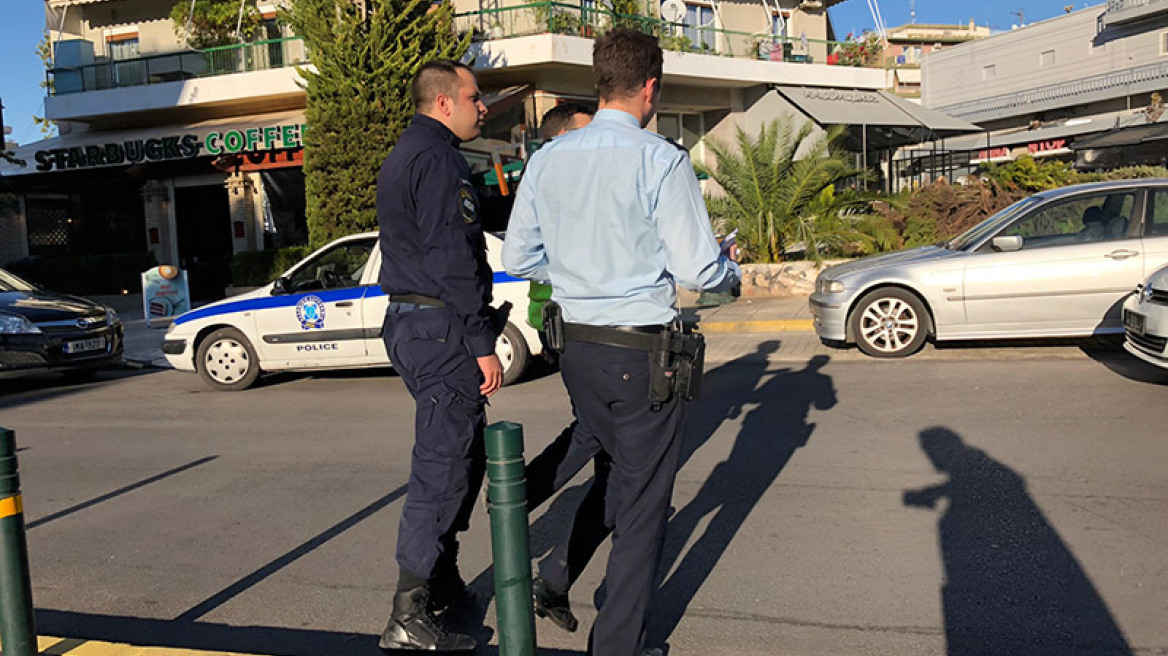 Ποινικές διώξεις στον 37χρονο που μαχαίρωσε τους δύο αστυνομικούς στη Γλυφάδα