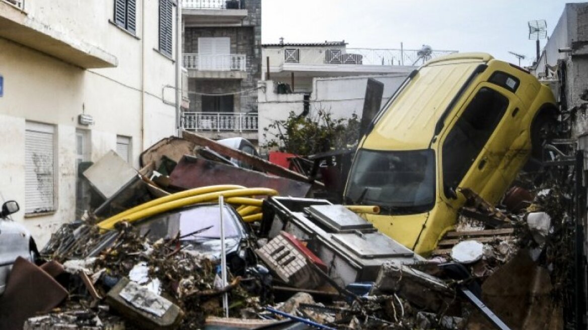 Ασύλληπτη πατέντα για την κακοκαιρία από Έλληνα οδηγό (pic)