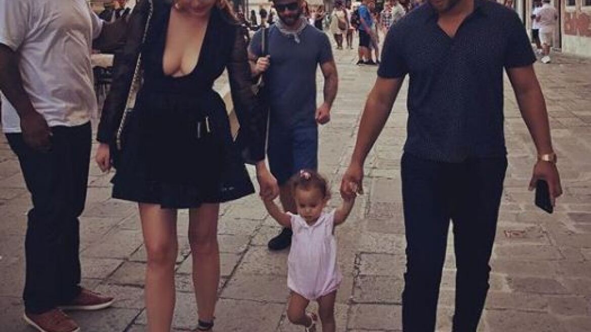 Ξανά έγκυος η Chrissy Teigen - Δείτε πώς ανακοίνωσε το ευτυχές γεγονός!