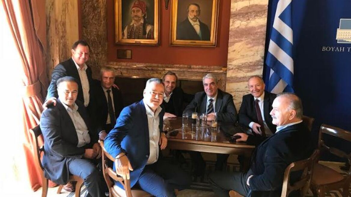 Συνάντηση Σαμαρά με βουλευτές στην Βουλή 