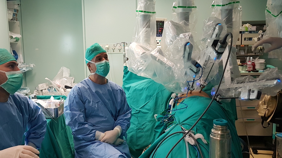 Ρομποτική επέμβαση Θώρακος και διεθνής πρωτιά στο Metropolitan Hospital
