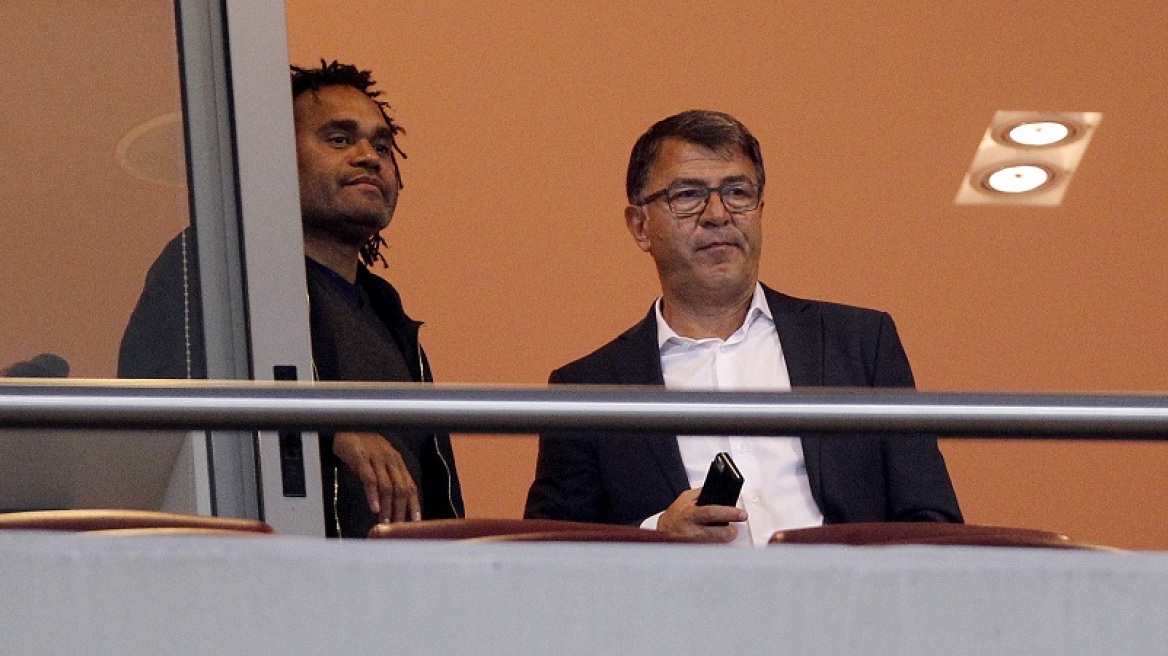 Σύνθημα τίτλου από Λεμονή-Καρεμπέ στον Ολυμπιακό