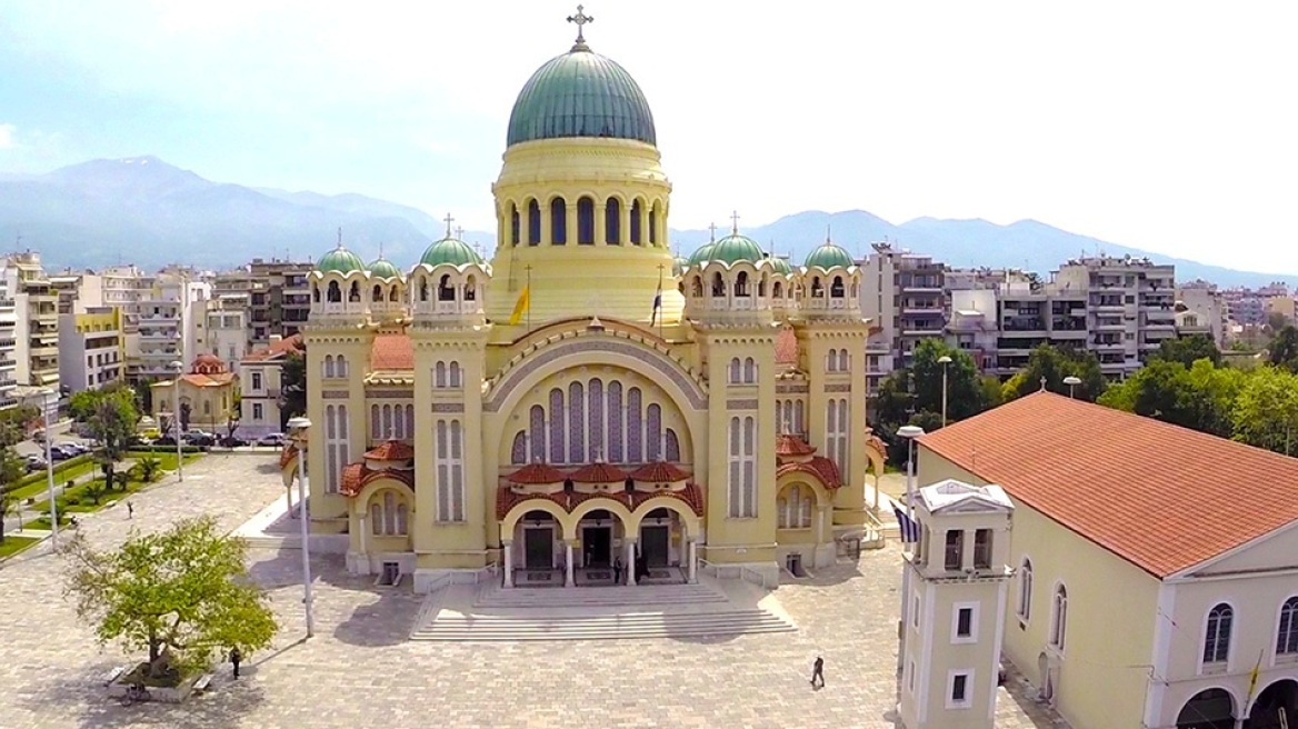Η Πάτρα απέκτησε... νέφος