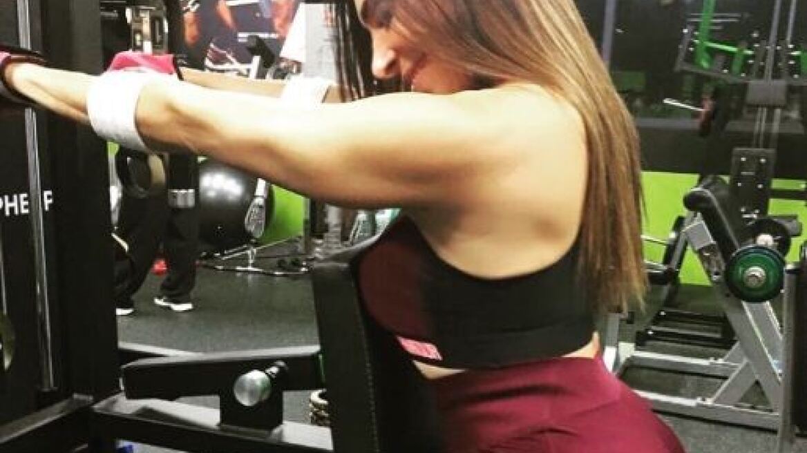 Η Μάγκυ Χαραλαμπίδου γυμνάζεται και... αναστατώνει